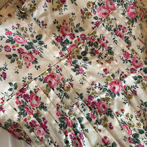 Tuckernuck Pink Floral Aurelia
Mini Dress
HYACINTH HOUSE - Picture 9 of 9